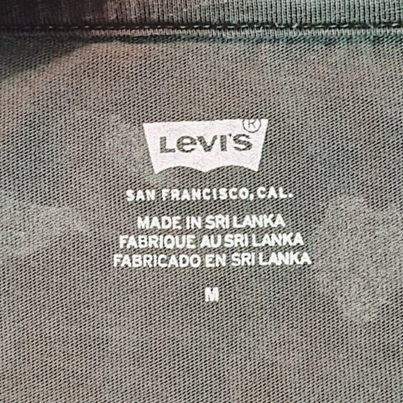 M | Levi's | Leopard-Camo Short Sleeved T-Shirt - Picture 4 of 6